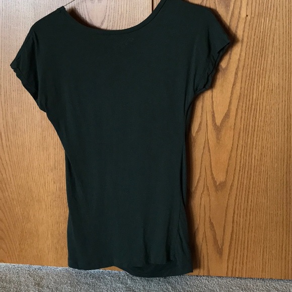 Ladies casual t-shirt. Size medium. - Picture 2 of 4